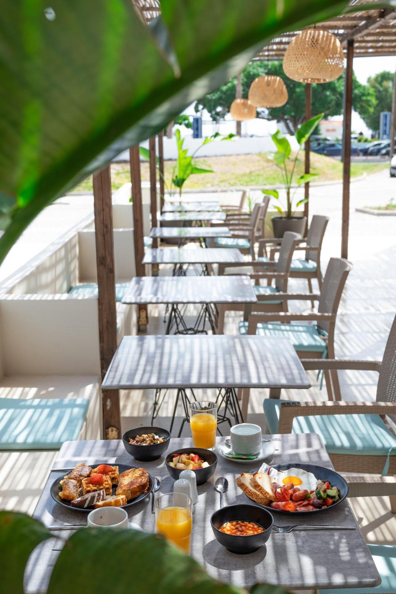 Atma Beach Rooms & Suites Faliraki Buitenkant foto