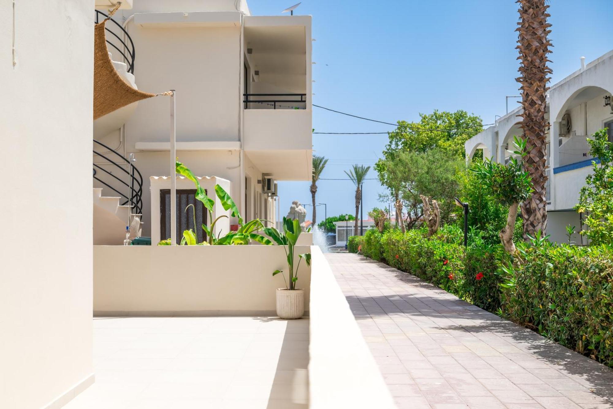 Atma Beach Rooms & Suites Faliraki Buitenkant foto