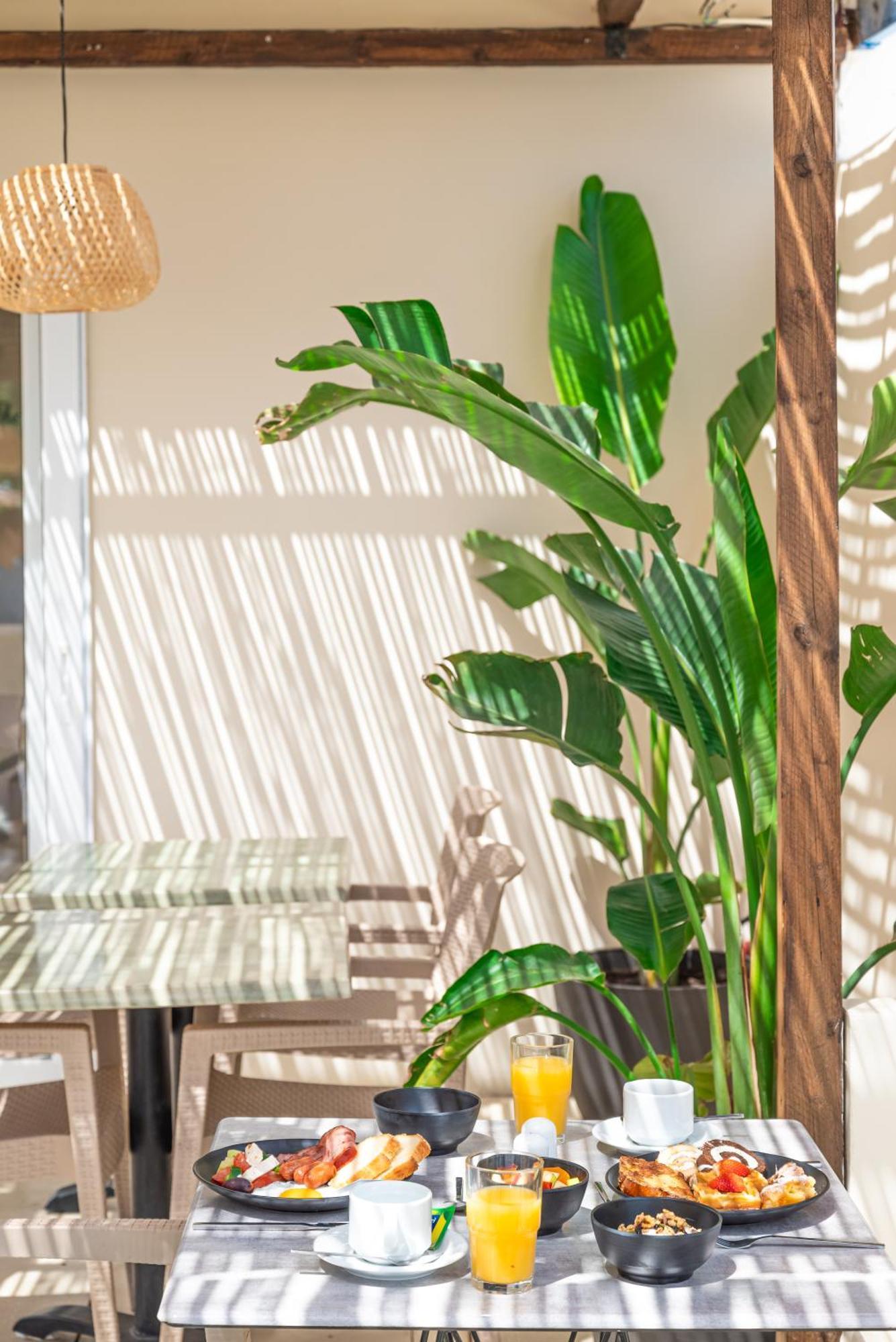 Atma Beach Rooms & Suites Faliraki Buitenkant foto