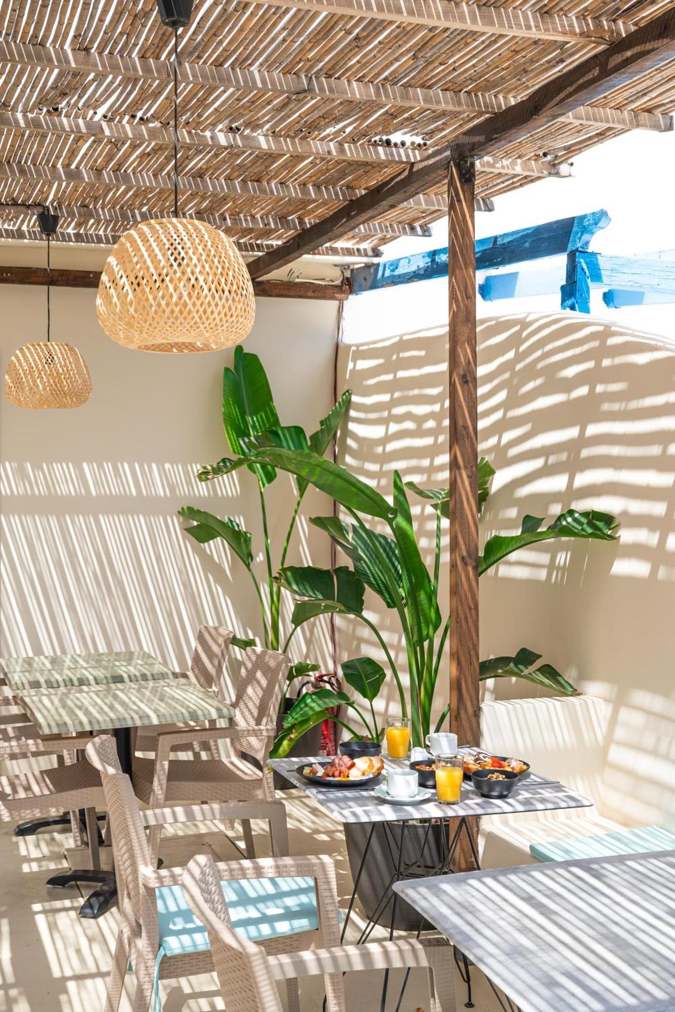 Atma Beach Rooms & Suites Faliraki Buitenkant foto