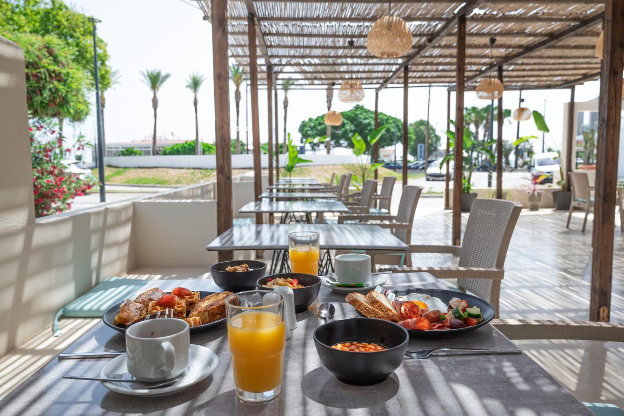 Atma Beach Rooms & Suites Faliraki Buitenkant foto